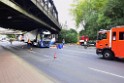 LKW blieb unter Bruecke haengen Koeln Ehrenfeld Innere Kanalstr Hornstr P278